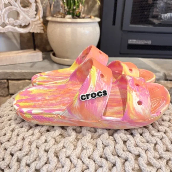 EUC Women’s Crocs Classic Peach Orange Marble Sandal Two Strap w/ Accent Sz 9 - Picture 3 of 11